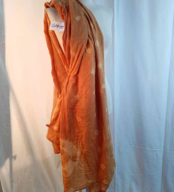 bufanda pareo color marro amb estampat shibori