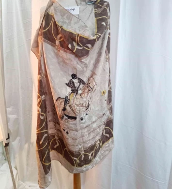 mocador gran estampat motius equestres