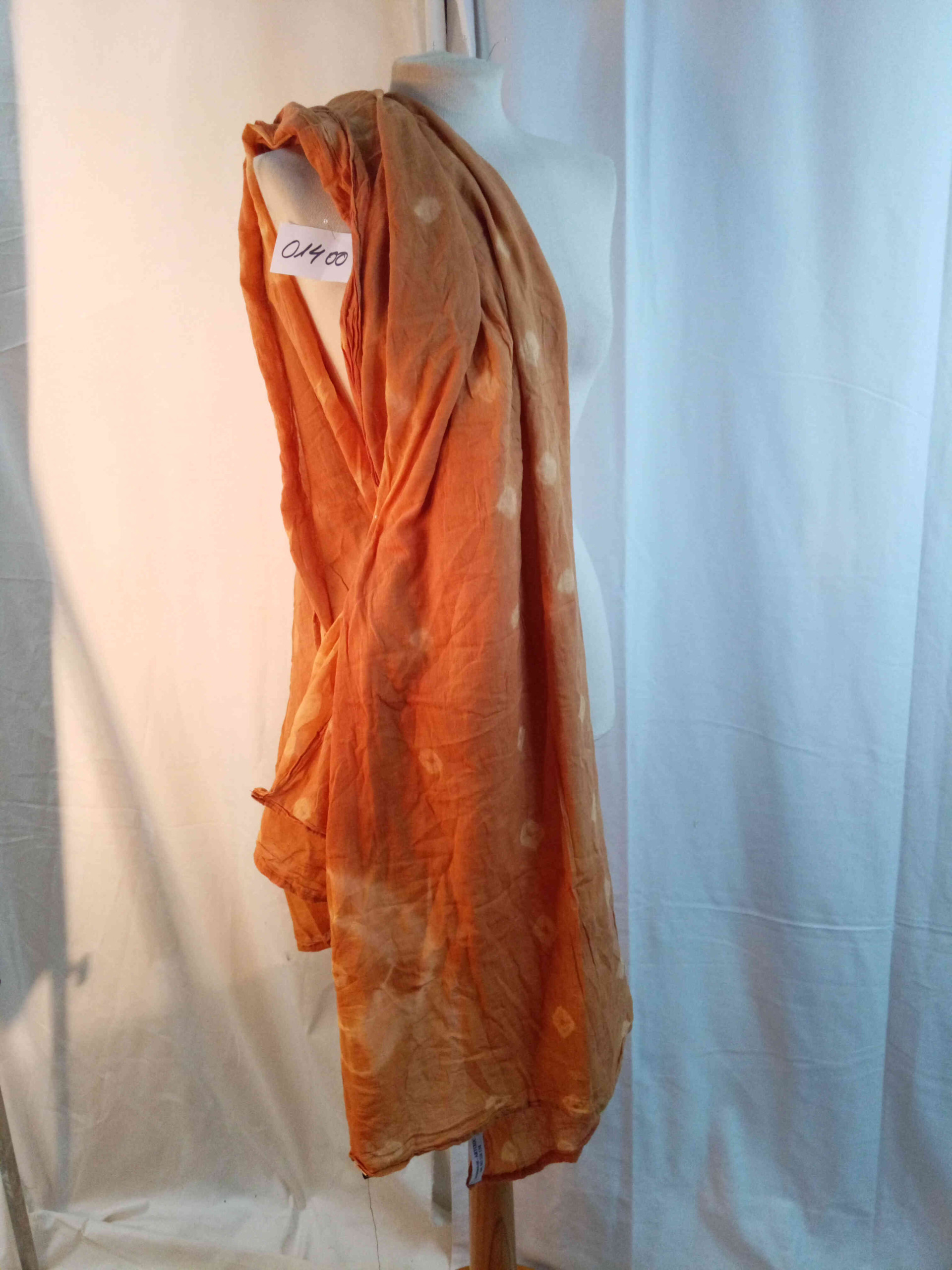 bufanda pareo color marro amb estampat shibori