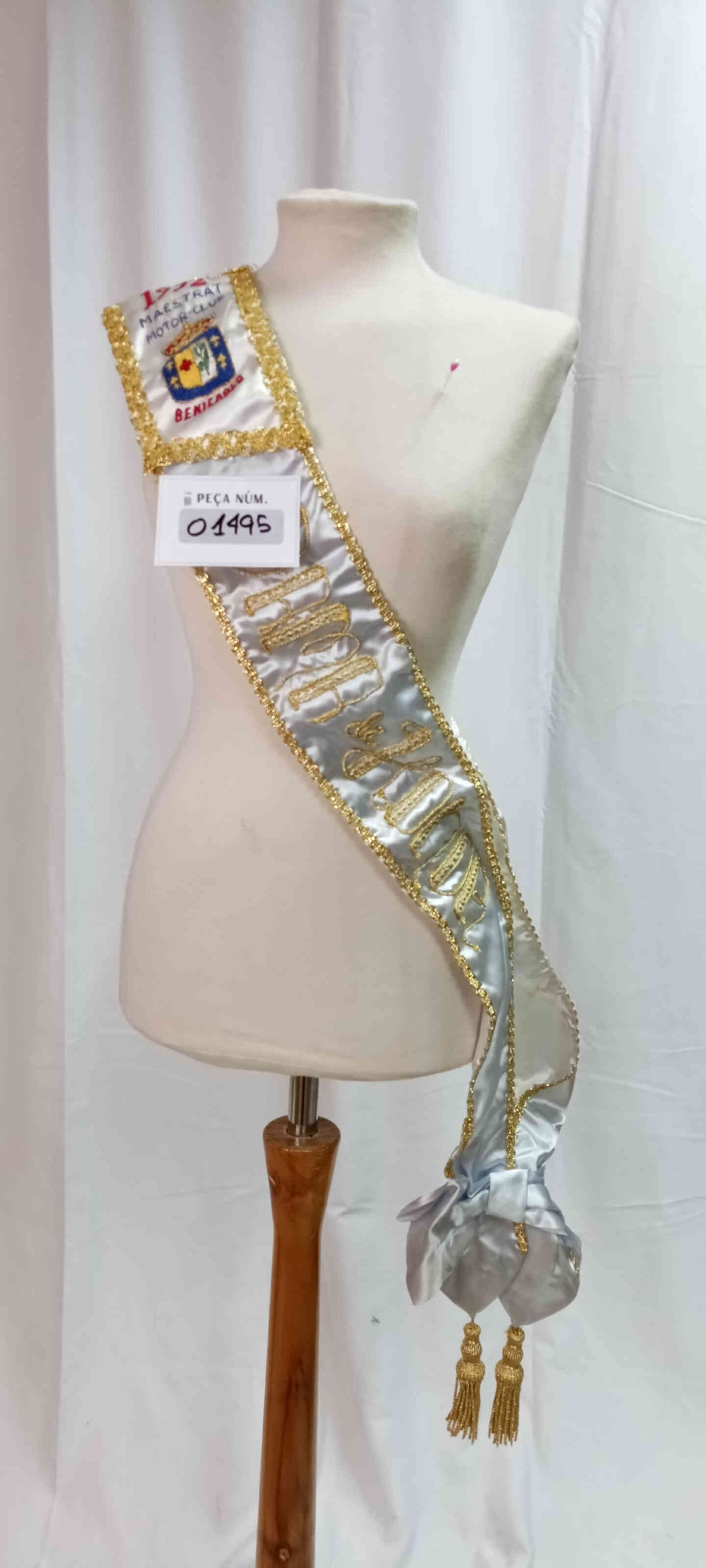 Banda brodada blanca de fallera