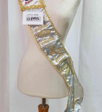 Banda brodada blanca de fallera