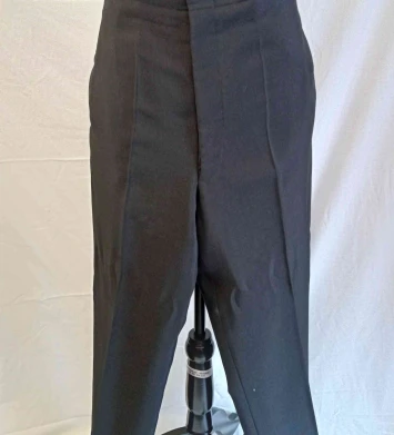 Pantaló home negre molt gran i ratlla al costat