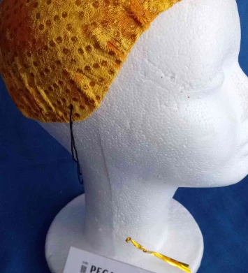 Casquet vellut daurat bombolla freixenet