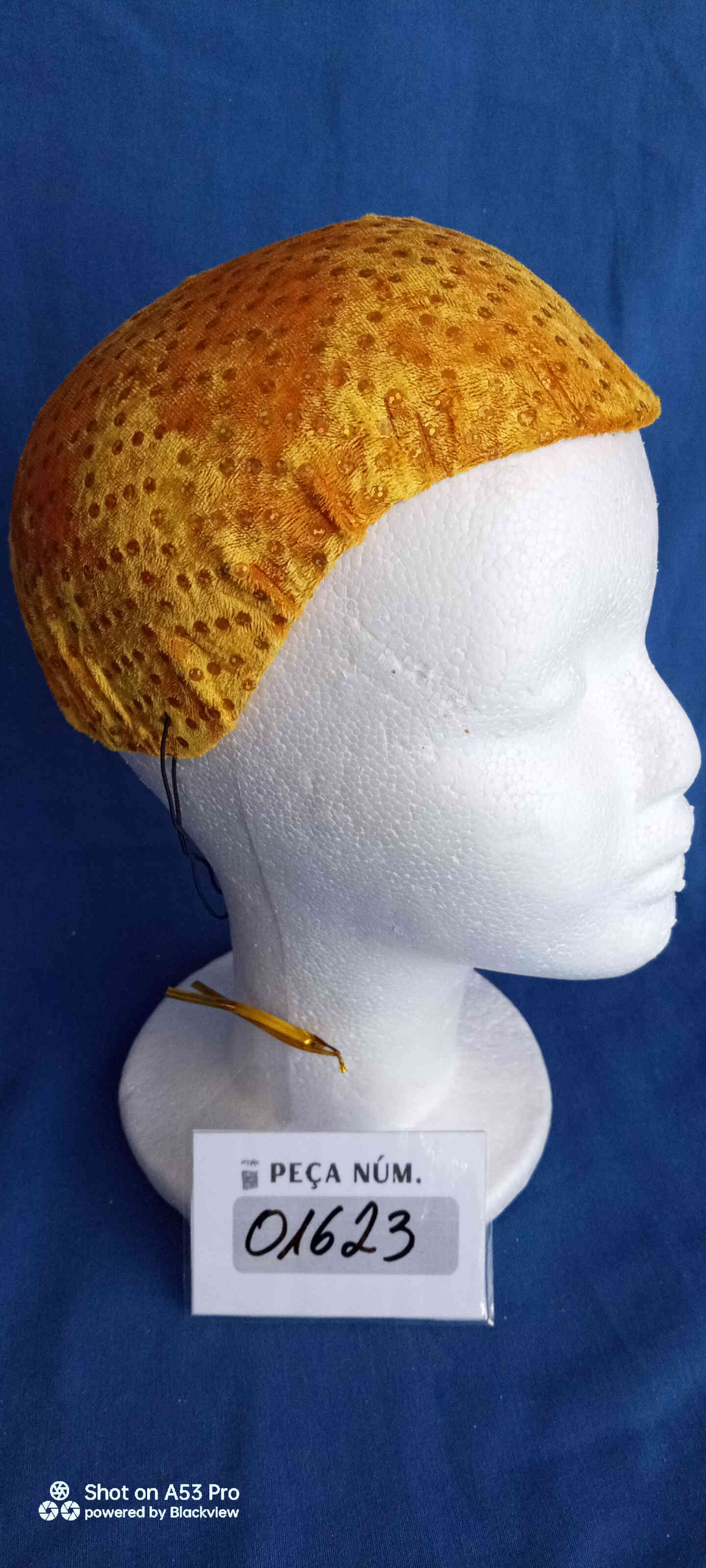 Casquet vellut daurat bombolla freixenet