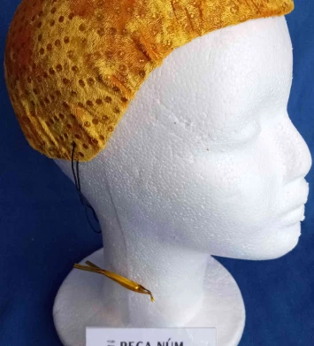 Casquet vellut daurat bombolla freixenet
